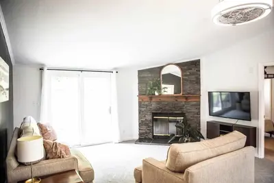 Image de Moccasin Creek Cottage - Hocking Hills State Parks- Cozy back yard