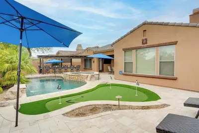 Image de Private Pool & Hot Tub at Oasis in Goodyear!