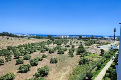 Image de beachfront property with a sea views offers a  balcony and free parking. <br>