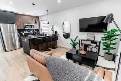 Image de *Unique Suite | Free Parking | 5 min to Downtown*