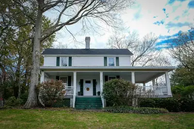 Image de Happy Moo's Fink Family Farm, where cows & guests are free to enjoy our 50 acres