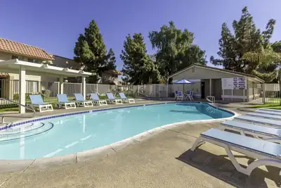 Image de Your Getaway to California | 2 Bedroom | Pool | Free Parking