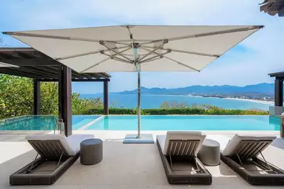 Image de Kupuri 41 - Oceanfront house with Panoramic views and full staff