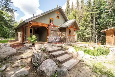 Image de New Cottage in the Northwoods
