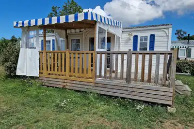 Mobil-home 6 personnes (3 chambres) dans camping 3 étoiles