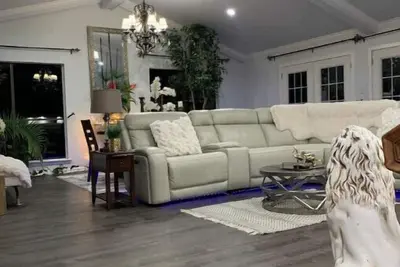 Image de “Gorgeous Hill Country Hacienda Linda Resort”\n