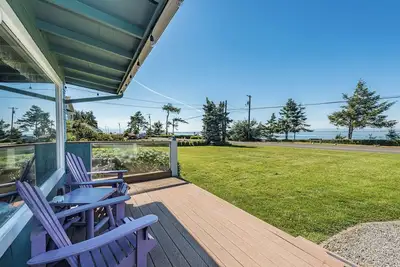 Image de Fireplace Room - Water view, Jetted tub, King, Kitchen