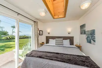 Image de Lavender Suite - King, full kitchen, jetted tub
