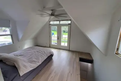 Image de Modern very quiet reno right on top of the water