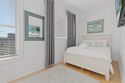 Image de Marsh front home 10 min to beach and downtown- pet friendly!