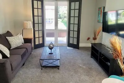 Image de Private 3 bdrm Apt. Spacious, Clean and Convenient