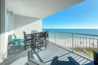 Image de Palacio 805 | Beachfront | Beachside & Indoor Pool, Hot Tub | My Beach Getaways