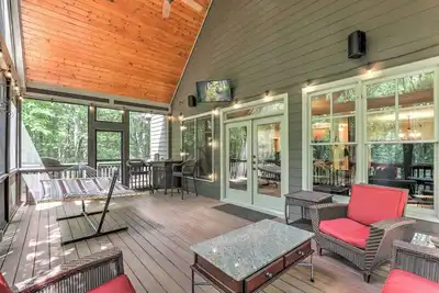 Image de Stars Align Cottage - Relaxing Hot Tub, Home in Big Canoe + More!