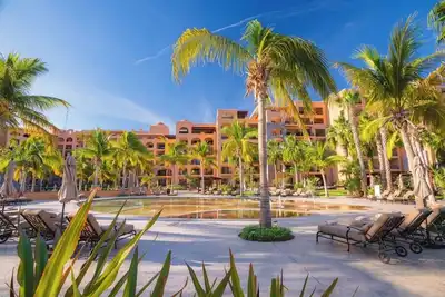 Whale watching and so much beauty! Villa del Palmar Loreto!