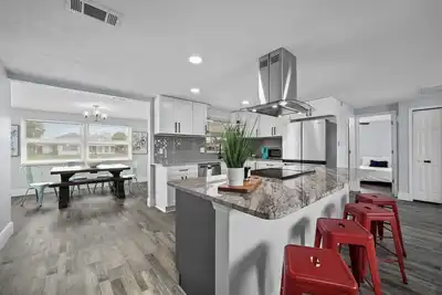 Image de Waterfront Vacation Getaway