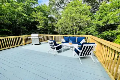 Image de Newly Renovated Coveted Sheep Pond Estates\/Walk to Pond, Families love it here! \n