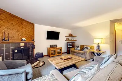 Image de Trail Creek 41 | Condo in Killington near lifts/hiking with pool & rec room