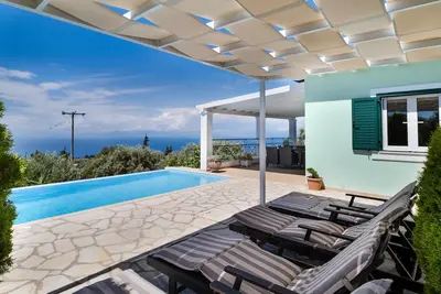 Image de Villa 'Belvedere Verde' avec vue sur la mer, piscine, terrasse et Wi-Fi