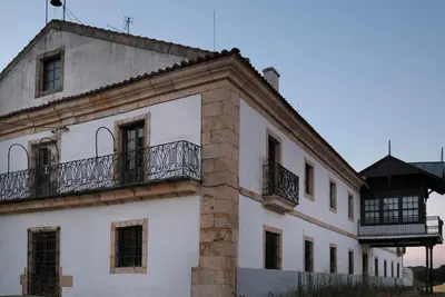Image de Edificio Historico Con Piscina Y Chimenea En Finca De Encinares Y Dehesas