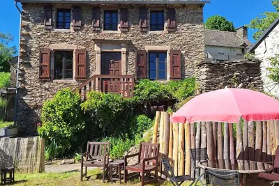 Image de Maison de caractère dans un hameau proche des lacs du Lévezou / Villefranche