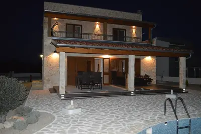 Image de Schöne Villa mit Pool und Großen Garten
