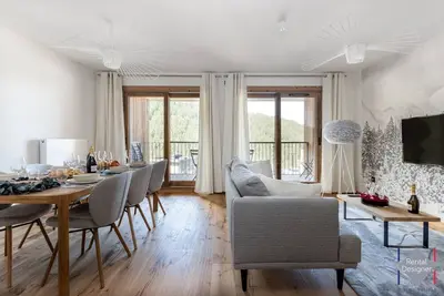 Image de Appartement familial offrant une superbe vue Vallée