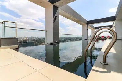 Image de Luxury Romantic Getaway Oasis 2br/2ba Pool, Gym\n