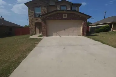 Image de Beautiful 3 Br/ 2. 5 Ba with no backyard neighbors