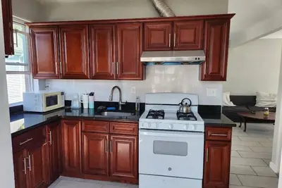 Image de Pet Friendly 3-Br 2-Bath Spacious Condo 15 minutes to Boston
