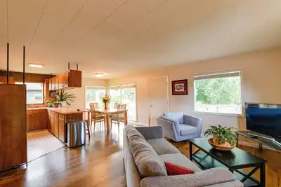 Image de Downtown Anchorage Vacation Rental w/ Garden Views