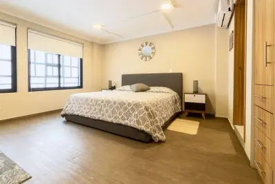 Image de 101 Lovely 2Bdrm 2bath apt Ac Rooftop