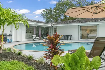 Image de ★★★★★ Splendid 3bd\/2ba Villa with Private Pool & Bbq