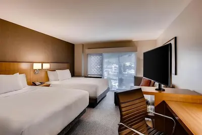 Check Out Peaks of Keystone! 3 Classy Units, Free Shuttle, Breakfast, Parking!