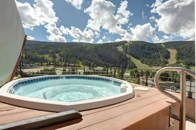 Image de Family Ski Trip! 3 Pet-friendly Units, Outdoor Jacuzzi, Free Breakfast, Shuttle!