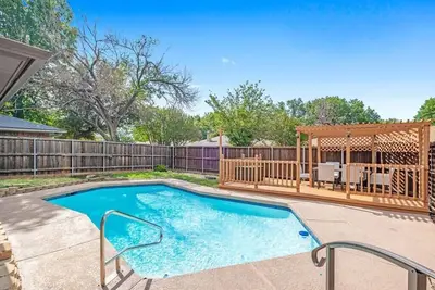 Image de Newly remodeled 5br 3ba w/pool 16 ppl