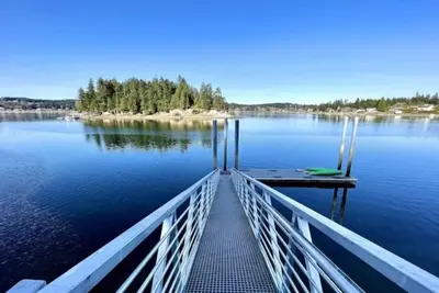 Image de Island Oasis-Waterfront w/Dock, Kayaks & Sup Board