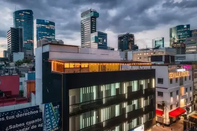 Image de Studio apt  Ac Rooftop views  Business C