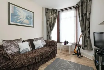Image de Comfy Home with King Bed close to Asda & Sefton Park, Fast unshared Wifi!