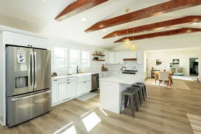 Image de Holliwell Bridge Retreat - Private, Spacious & Close to town! Great for Groups!