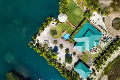 Image de Luxury Home with Pool, Palapa & Elegant Decor