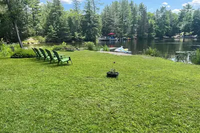 Image de Cozy Lakeside Log Cabin with Large Deck and Sauna in Buckhorn