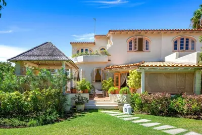 Image de Family-friendly villa, 2 Pools, Tennis Courts, Playground & On-Site Restaurant.