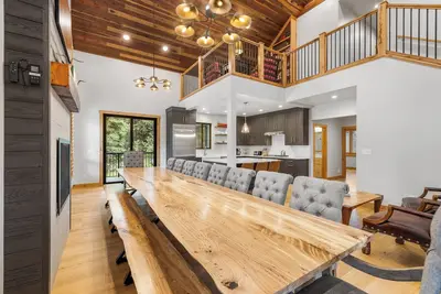 Image de Lodge at Alexander - 8 bd - Hot tub - GameRm - Ac - Trailer parking - Fireplace - Fire pit