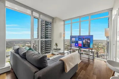 Image de Luxury 2. 5 Bedroom 2 Bathroom 1 Parking Spot Near Sq1 Condo Breathtaking Views!
