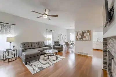 Image de Stylish Townhome on Browne