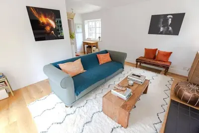 Image de Beautiful 3bd Thatched Stone Cottage Kettering