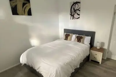 Image de 2 Bed - Sleeps 4 - with Parking