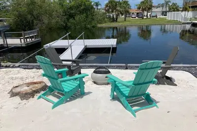 Image de Family Retreat On the Canal!