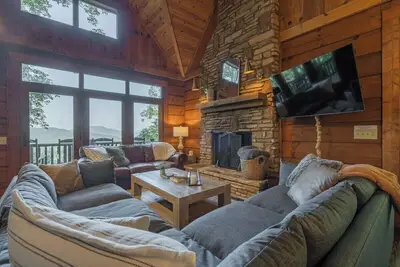 Image de Pet-Friendly Cozy Cabin w/ Long Range Mtn Views