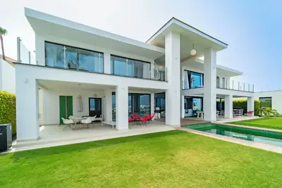 Image de Amazing villa with breathtaking sea & golf views